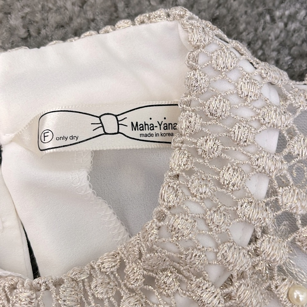 Women blouse - Picture 3 of 5
